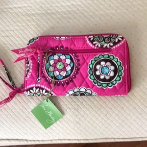 Vera Bradley zip around wristlet cupcake pink